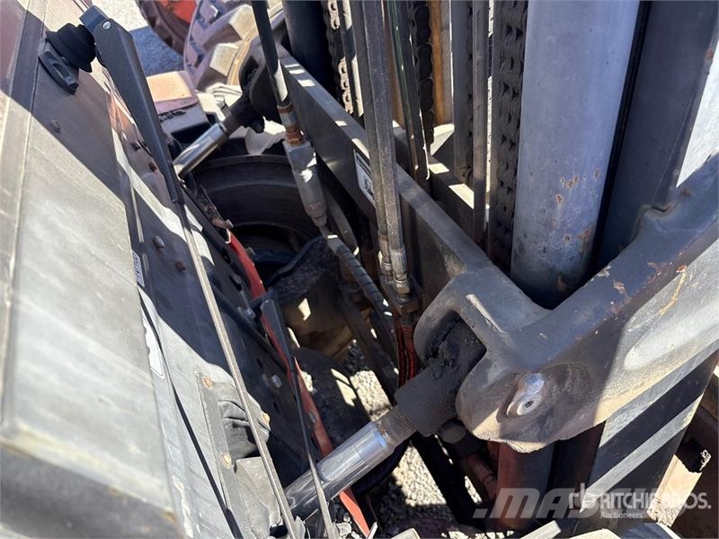 Royal T35Y 3500 kg 4x4 Rough Terrain Forklift (Inoperabl Terénne vysokozdvižné vozíky