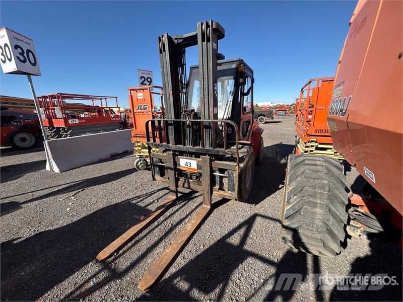 Royal T35Y 3500 kg 4x4 Rough Terrain Forklift (Inoperabl Terénne vysokozdvižné vozíky