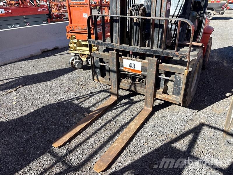 Royal T35Y 3500 kg 4x4 Rough Terrain Forklift (Inoperabl Terénne vysokozdvižné vozíky