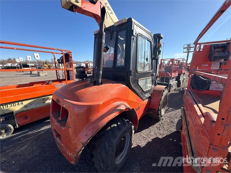Royal T35Y 7716 lb 4x4 Rough Terrain Forklift (Inoperabl 험지용 트럭
