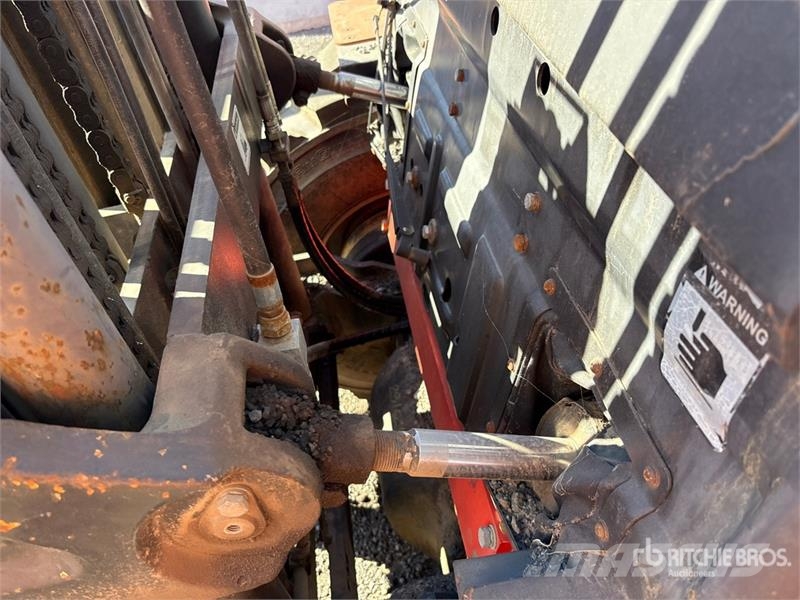 Royal T35Y 7716 lb 4x4 Rough Terrain Forklift (Inoperabl 험지용 트럭