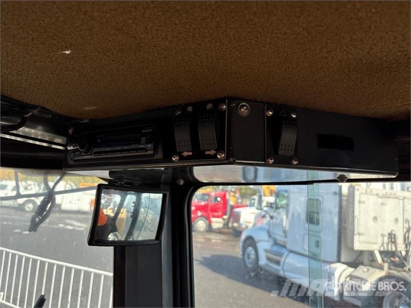 RPM Cameleon Sidewalk Plow مكونات أخرى