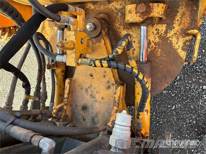 RPM Cameleon Sidewalk Plow مكونات أخرى