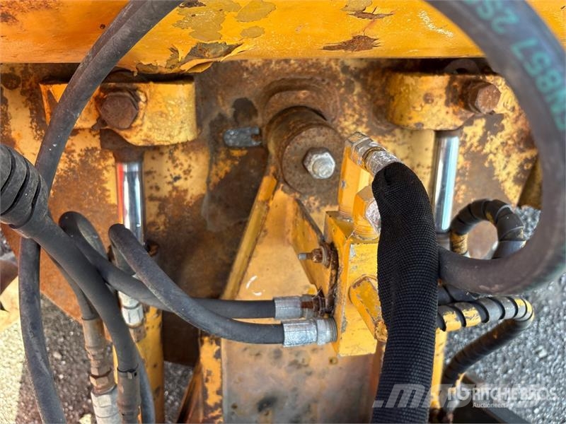 RPM Cameleon Sidewalk Plow مكونات أخرى