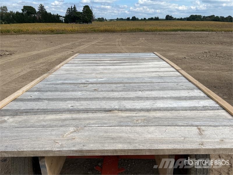 S/A Turntable 15 ft x 8 ft Bale Wagon Paalivaunut