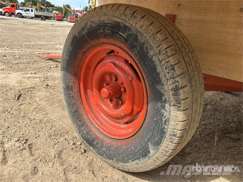 S/A Turntable 15 ft x 8 ft Bale Wagon Paalivaunut