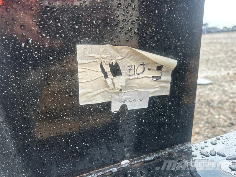  SAII100 48 in Skid Steer Forks (Unused) Gabeln