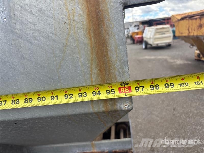  Salt Spreader معدات نشر الرمال والملح