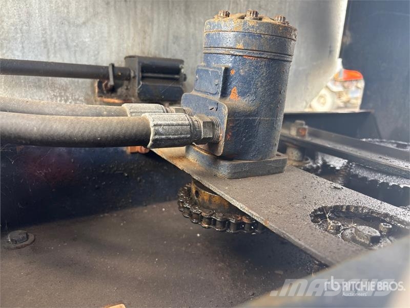 Salt Spreader معدات نشر الرمال والملح