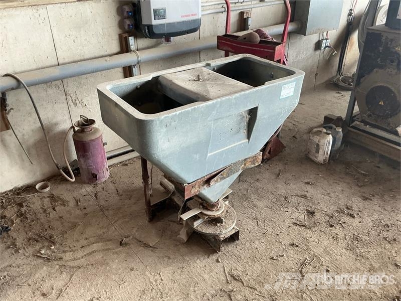  Salt Spreader Homok és Sószórók