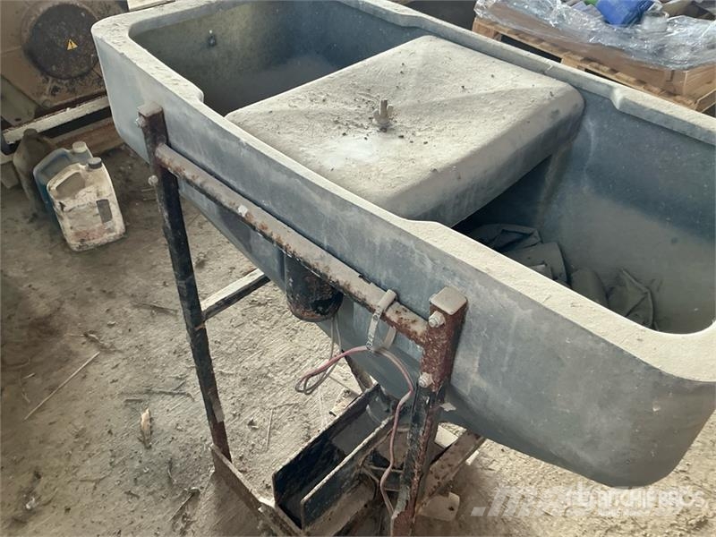  Salt Spreader Homok és Sószórók