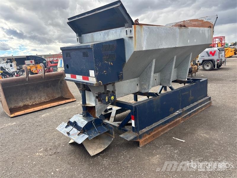  Salt Spreader معدات نشر الرمال والملح
