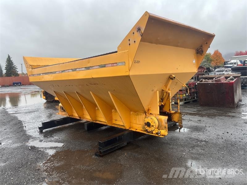  Salt Spreader Hiekan- ja suolanlevittimet