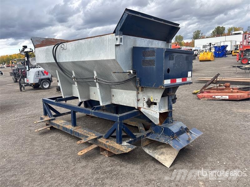  Salt Spreader معدات نشر الرمال والملح