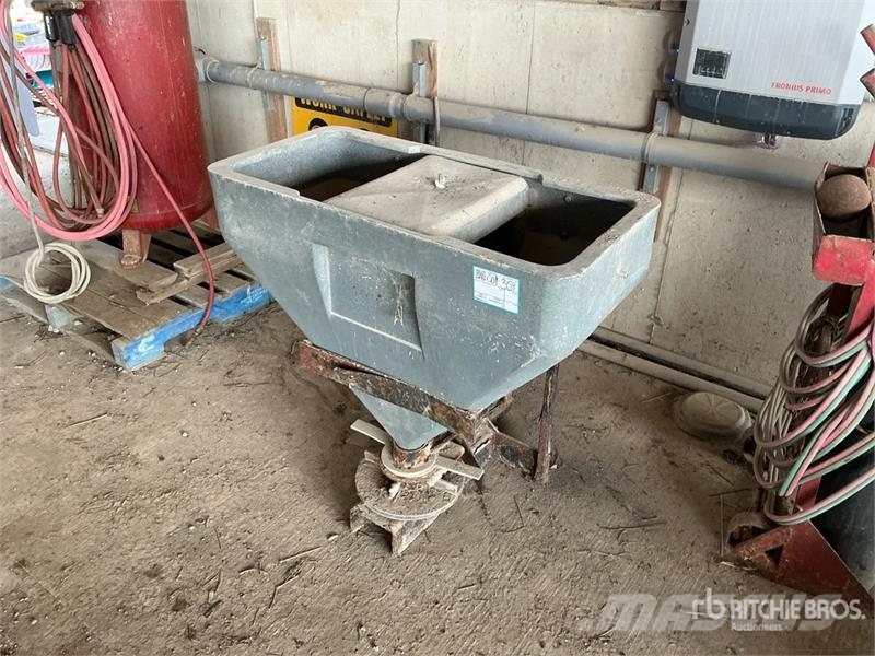  Salt Spreader Homok és Sószórók
