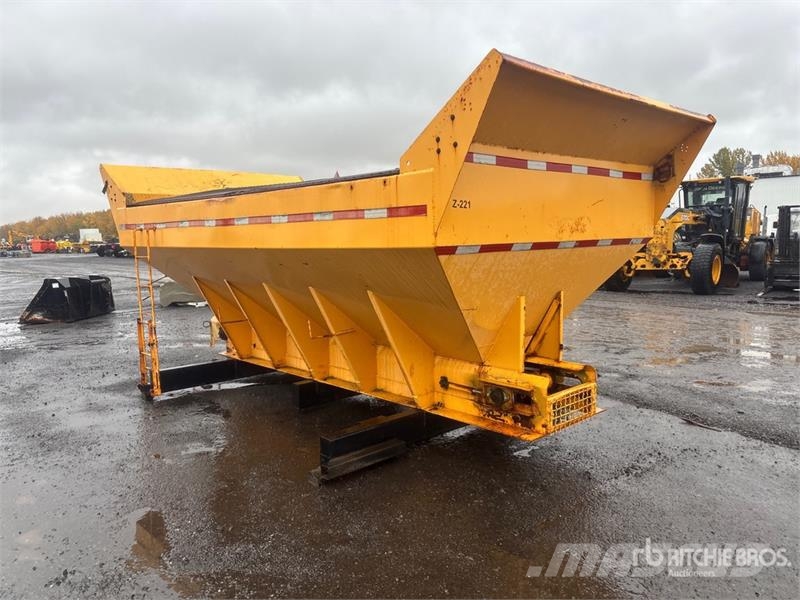  Salt Spreader Hiekan- ja suolanlevittimet