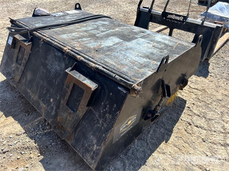 Sansar 62 in Skid Steer Sweeper Süpürgeler