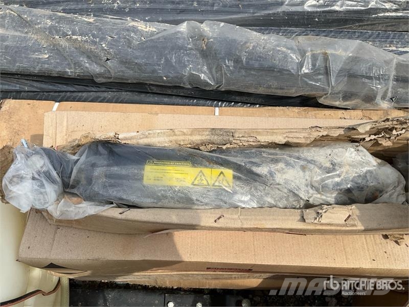 Saw, Pesticide Sprayer, Assorted Nails/Screws, Hyd Drugi deli