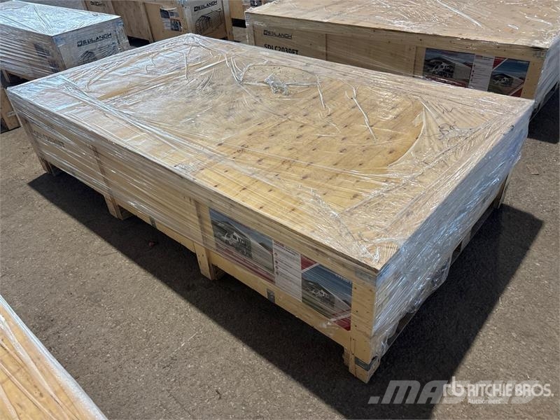 SDLC2030FT 20 ft x 30 ft Enclosed Carport (Unused) Stahlrahmenaufbauten