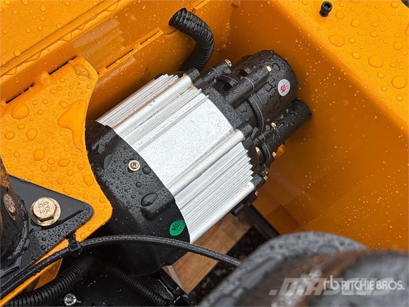  SDLOOL LM1000Q Remote Controlled Tracked Lawn Mowe Самохідні газонокосарки