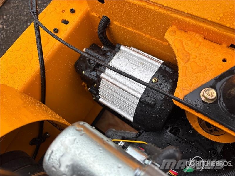  SDLOOL LM1200Q Remote Control Tracked Lawn Mower ( Самохідні газонокосарки