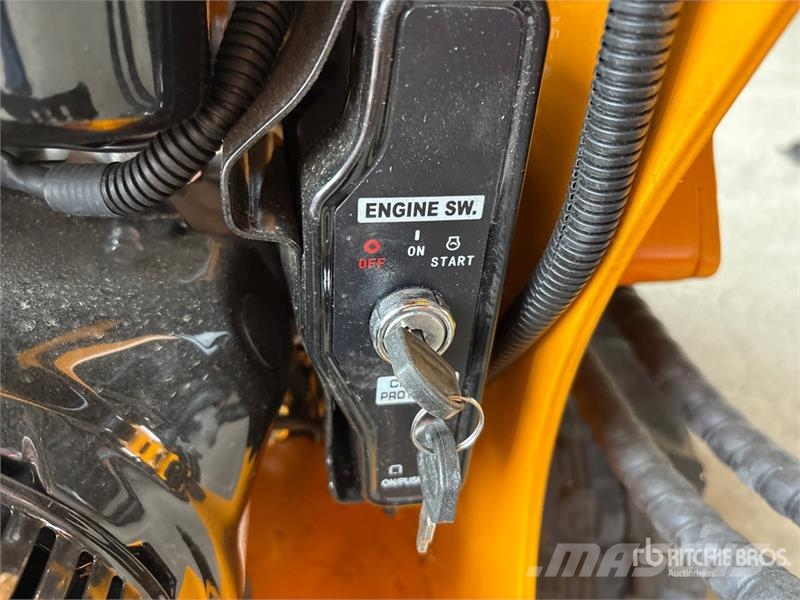  SDLOOL SL360T لوادر انزلاقية التوجيه