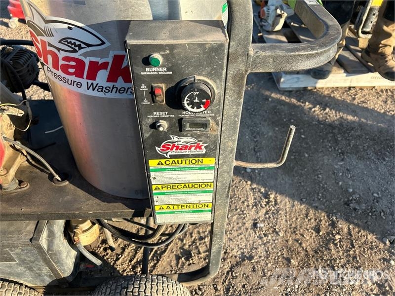Shark Pressure Washer Мийні апарати низького тиску