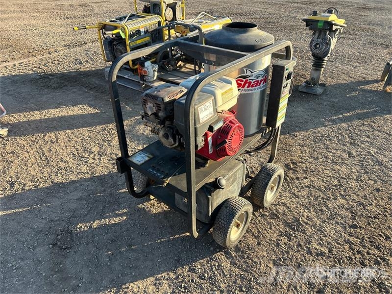 Shark Pressure Washer Мийні апарати низького тиску