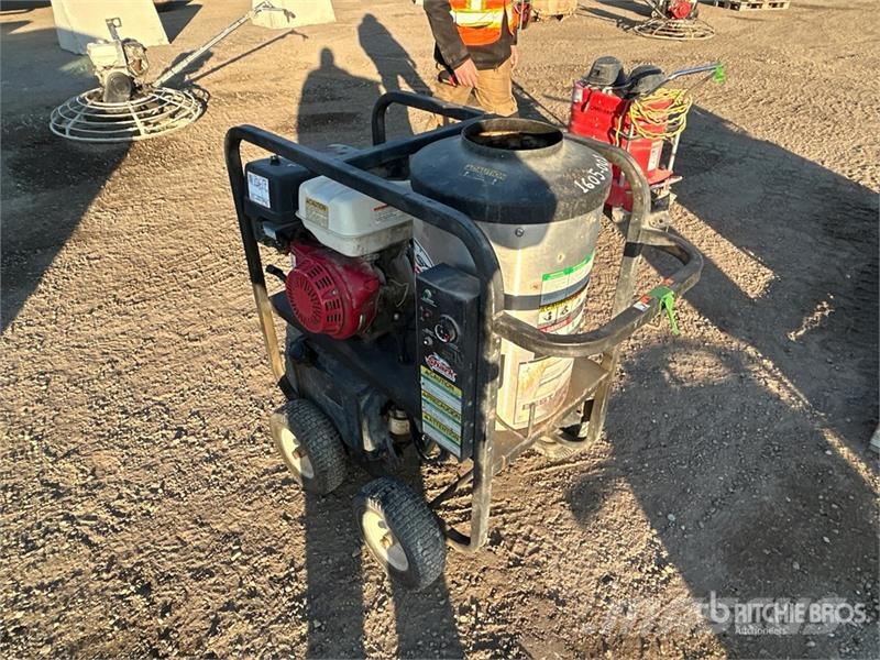 Shark Pressure Washer Мийні апарати низького тиску