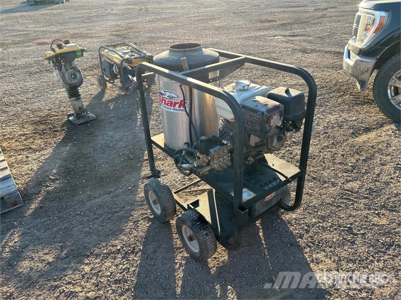 Shark Pressure Washer Мийні апарати низького тиску