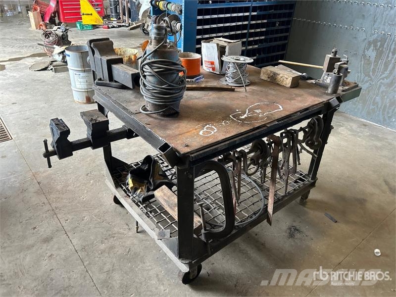 Shop Table Muu