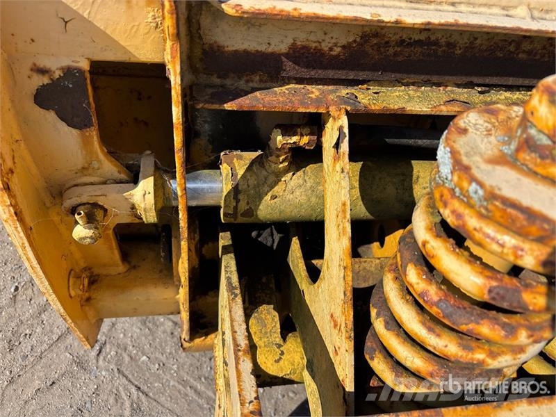 Shoule 0 ft 80 in Expandable Snow Pusher - Fits Tr Снегочистачки