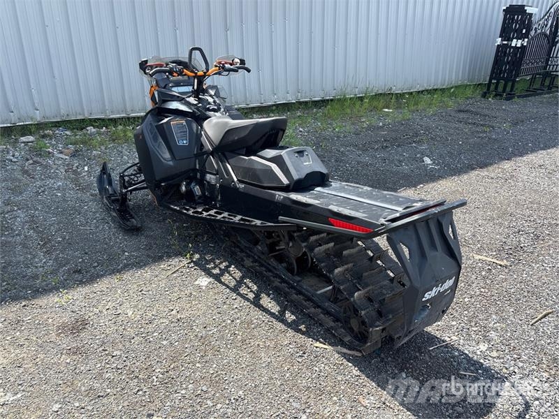 Ski-doo Backcountry X850E Snowmobile Kar motosikletleri