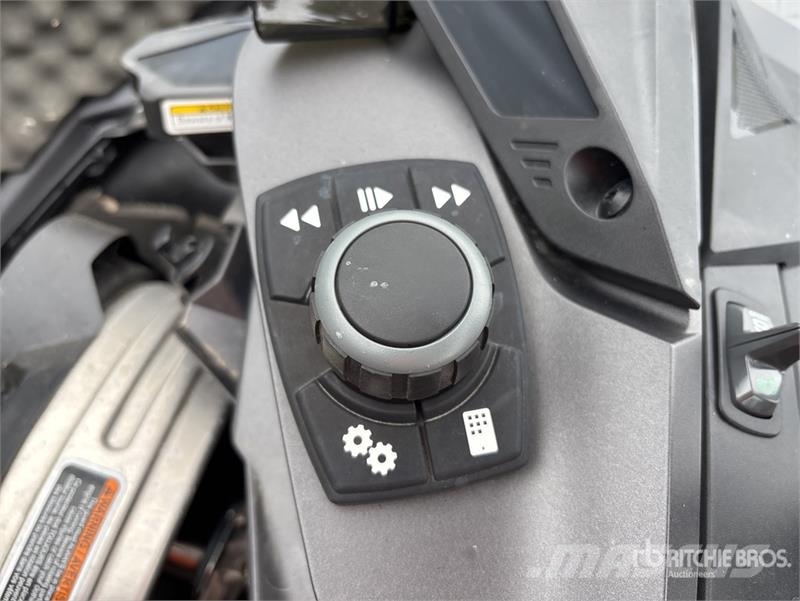Ski-doo Mach Z Snowmobile Snežne sani
