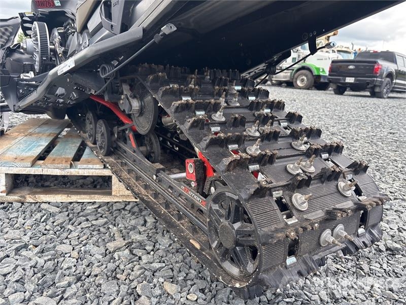 Ski-doo Mach Z Snowmobile Snežne sani