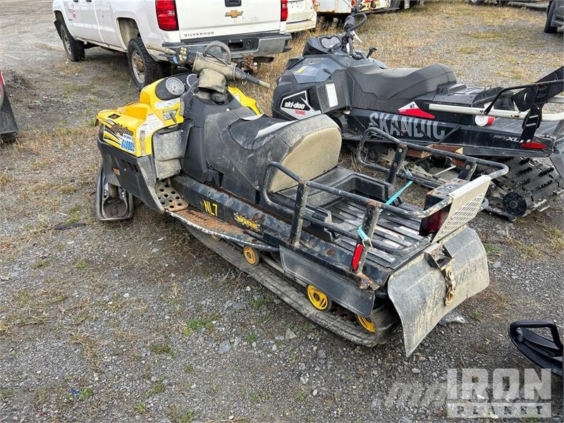 Ski-doo Skandic Snowmobile (Inoperable) Snöskotrar