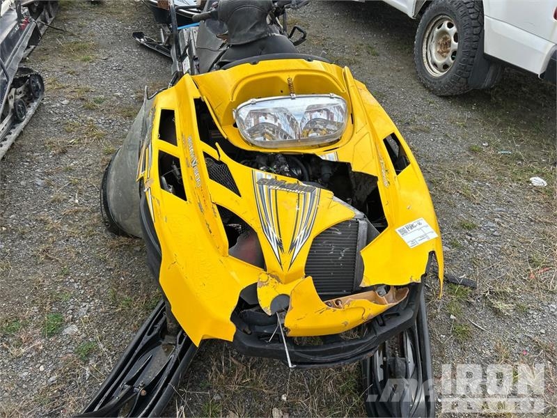 Ski-doo Skandic Snowmobile (Inoperable) Snöskotrar