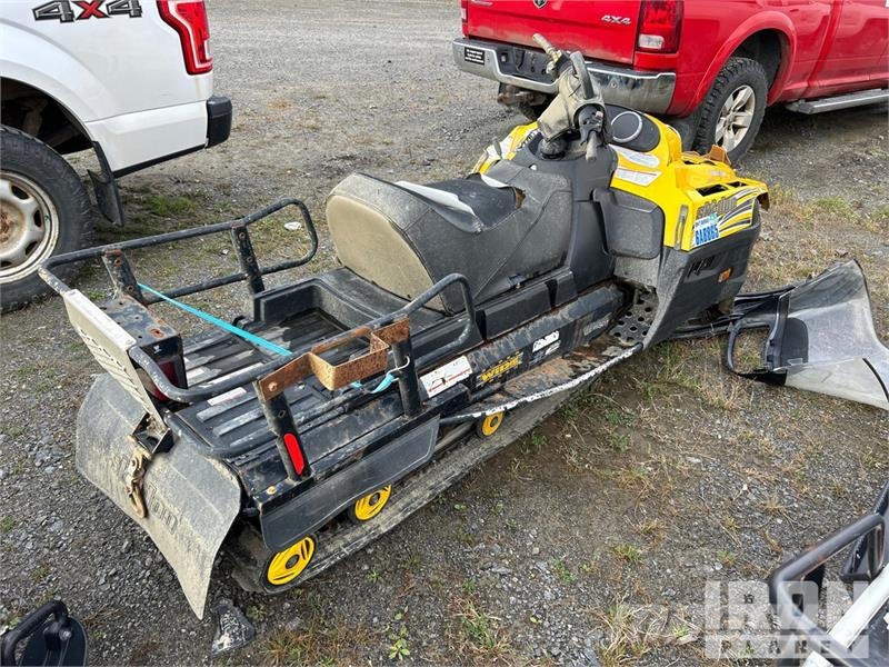 Ski-doo Skandic Snowmobile (Inoperable) Snöskotrar