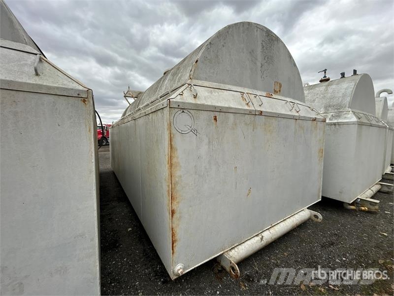  Skid Mounted Steel Oil 20 ft x 10 ft Fuel Tank صهاريج الوقود والصهاريج الإضافية