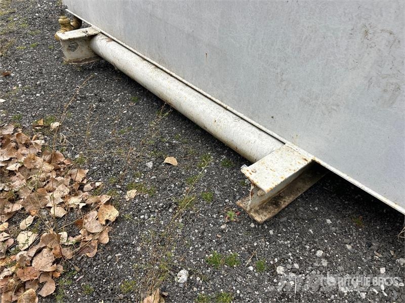  Skid Mounted Steel Oil 20 ft x10 ft Fuel Tank صهاريج الوقود والصهاريج الإضافية