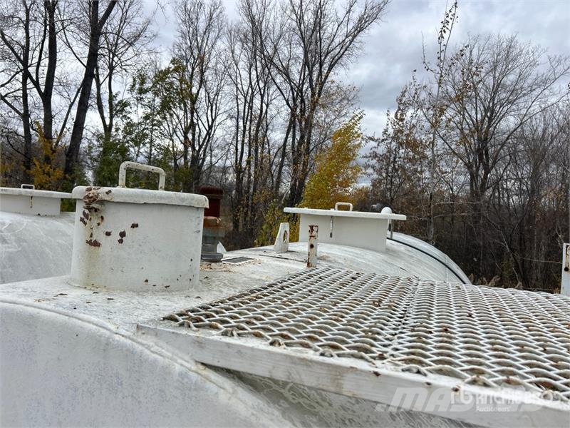  Skid Mounted Steel Oil 20 Ft x 10 Ft Fuel Tank صهاريج الوقود والصهاريج الإضافية