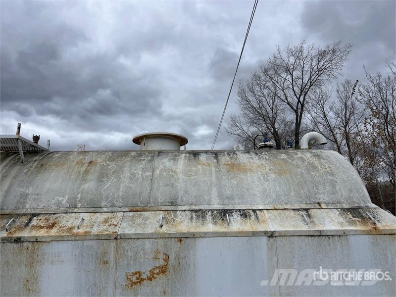  Skid Mounted Steel Oil 20 ft x10 ft Fuel Tank صهاريج الوقود والصهاريج الإضافية