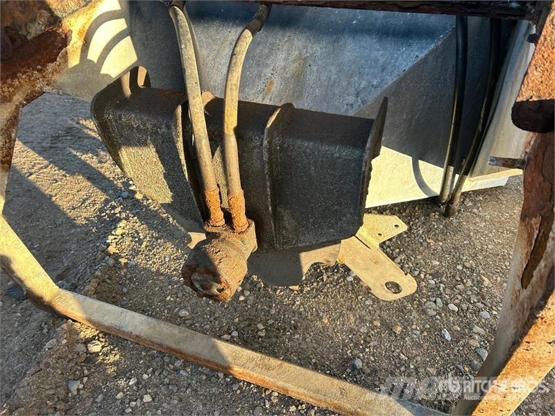  Skid Steer Salt Spreader Otros componentes
