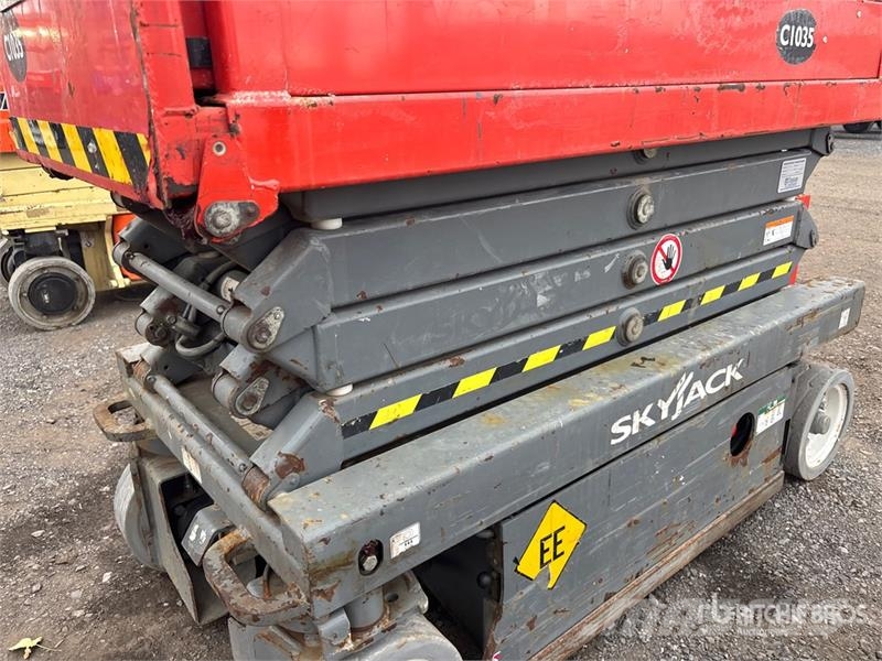 SkyJack SJ 3219 Electric Scissor Lift Šķerveida pacēlāji