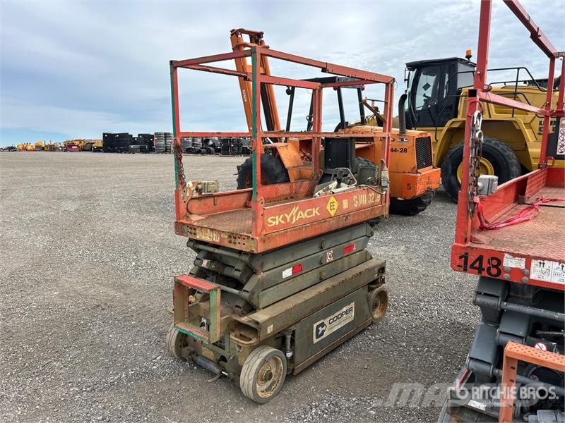 SkyJack SJ 3219 Scissor Lift Scissor lifts