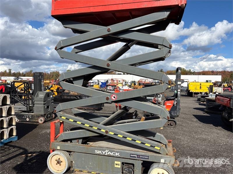 SkyJack SJ 3226 Electric Scissor Lift Scheren-Arbeitsbühnen
