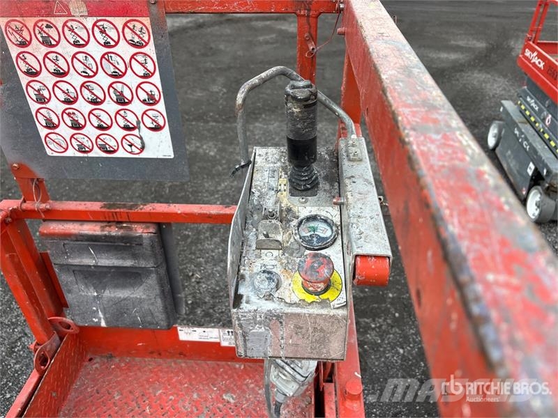 SkyJack SJ 3226 Electric Scissor Lift Scheren-Arbeitsbühnen