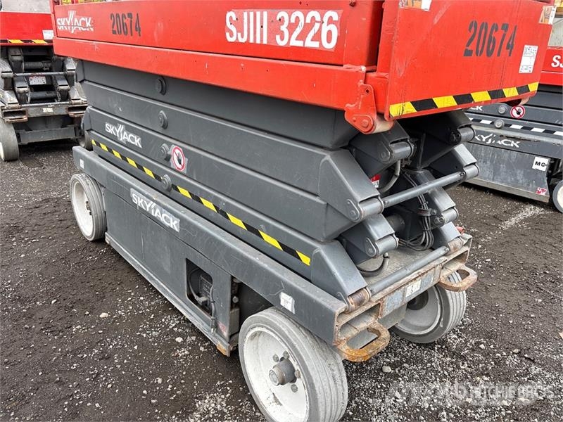SkyJack SJ 3226 Electric Scissor Lift Scheren-Arbeitsbühnen