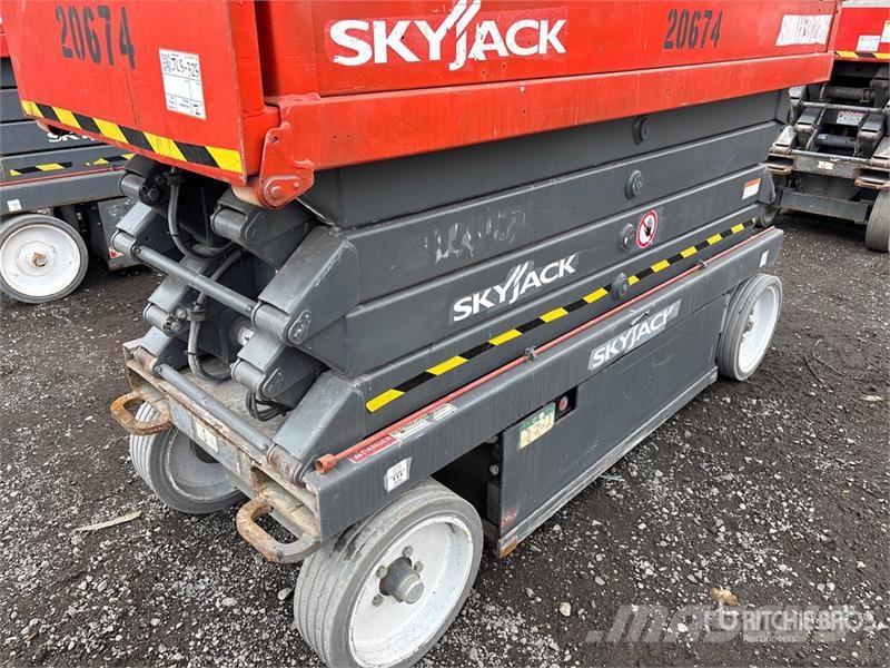 SkyJack SJ 3226 Electric Scissor Lift Scheren-Arbeitsbühnen
