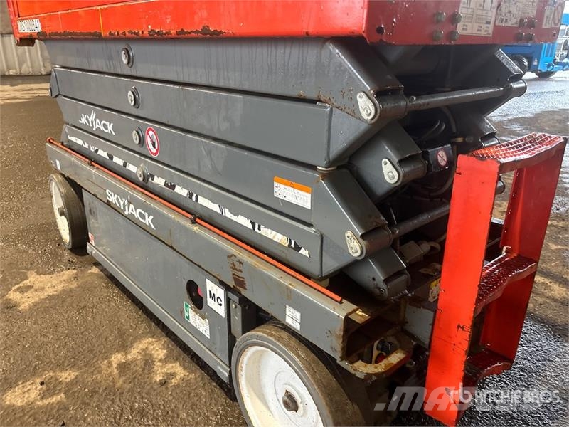 SkyJack SJ 3226 Electric Scissor Lift Škaraste platforme